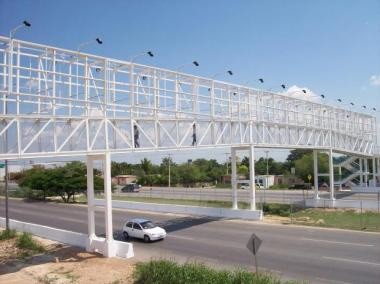 Por pereza no usan los puentes peatonales del periférico Por pereza no usan los puentes peatonales del periférico