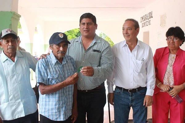 Entregan 54 acciones de vivienda Sucopo Entregan 54 acciones de vivienda Sucopo