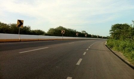 Vecinos se manifiestan en la carretera Mérida - Motul Vecinos se manifiestan en la carretera Mérida - Motul