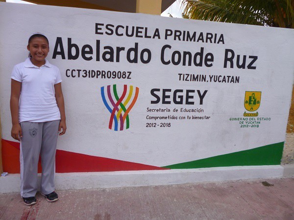 Premio a niña estudiante de Tizimín, ganadora de 2 concursos Premio a niña estudiante de Tizimín, ganadora de 2 concursos