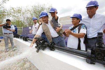 Ayuntamiento invirtió más de 25 millones de pesos en la red de agua potable Ayuntamiento invirtió más de 25 millones de pesos en la red de agua potable