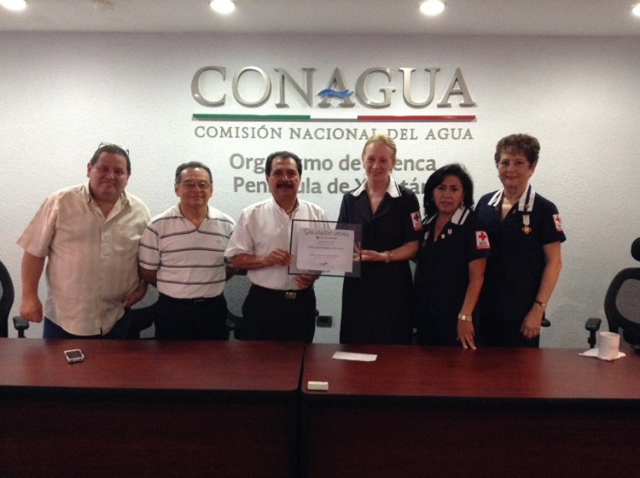 Conagua Yucatán entrega donativo a la Cruz Roja Mexicana Conagua Yucatán entrega donativo a la Cruz Roja Mexicana