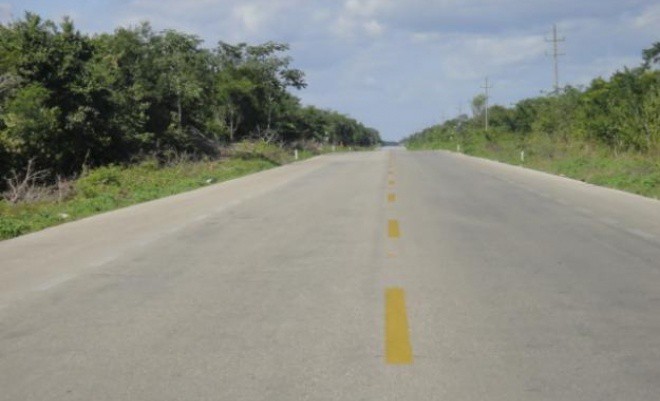 Ejidatarios pelean tramo carretero "sin dueño" Ejidatarios pelean tramo carretero "sin dueño"