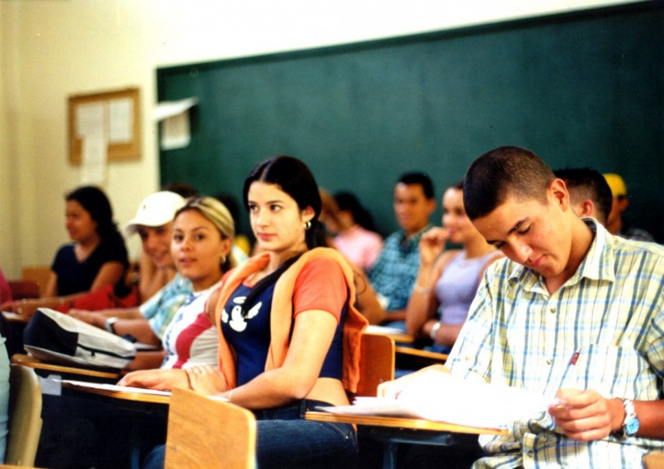 Anuncian 400 becas por excelencia Anuncian 400 becas por excelencia