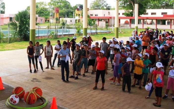 Más de 500 niños en el Salvador Alvarado Más de 500 niños en el Salvador Alvarado