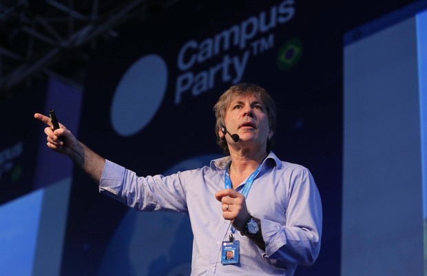 Bruce Dickinson en la Campus Party MX Bruce Dickinson en la Campus Party MX