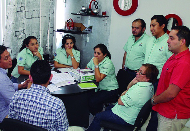 Anuncian créditos educativos y especiales Anuncian créditos educativos y especiales