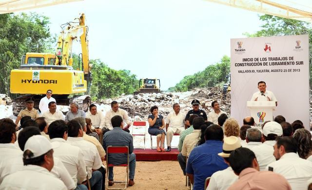 Rolando Zapata da el banderazo de inicio de trabajos del tramo carretero Ebtún-Valladolid Rolando Zapata da el banderazo de inicio de trabajos del tramo carretero Ebtún-Valladolid