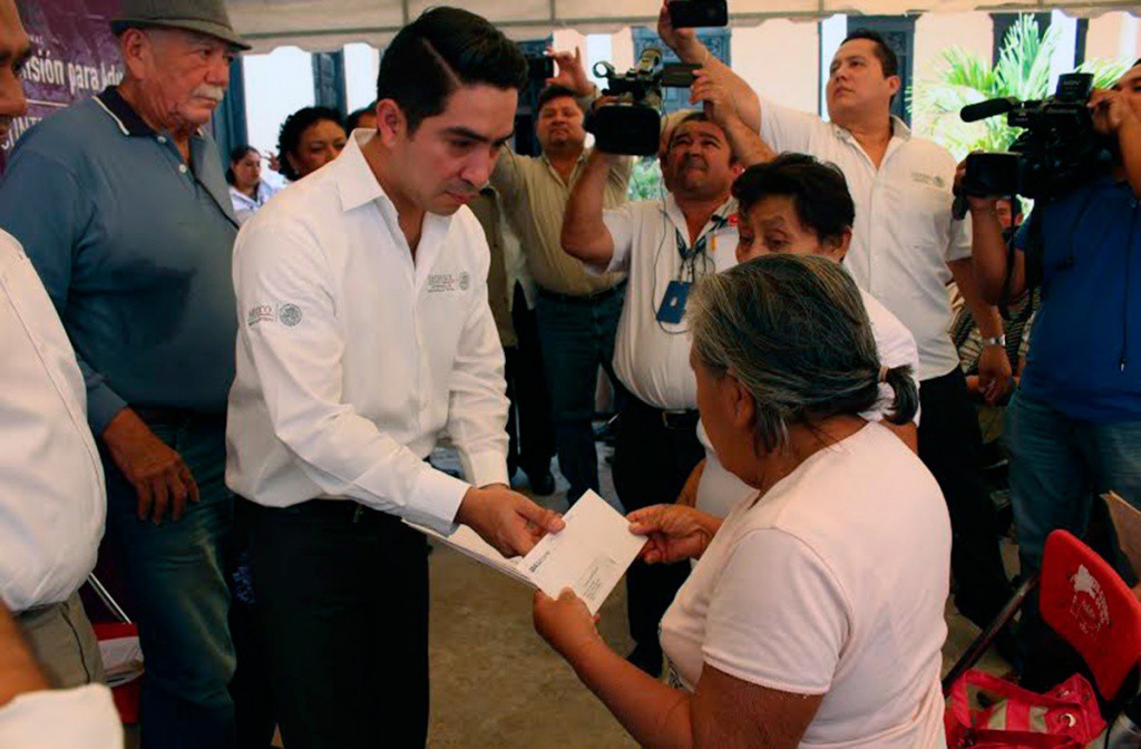 Entregan pensión para Adultos Mayores Entregan pensión para Adultos Mayores