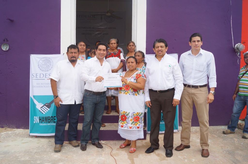 Certifican a Tahdziú como Comunidad con Pensión a Adultos Mayores con el 100 por ciento de la cobertura. Certifican a Tahdziú como Comunidad con Pensión a Adultos Mayores con el 100 por ciento de la cobertura.