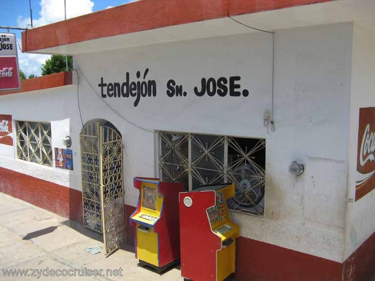 Existen casi 100 mil comercios en Yucatán Existen casi 100 mil comercios en Yucatán