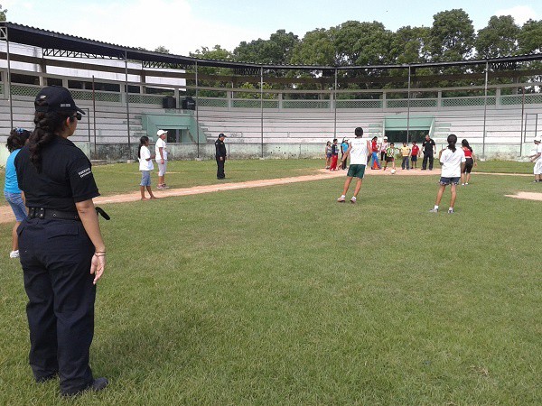Policías de la SSP conviven con niños en bienestar en vacaciones, en Tizimín Policías de la SSP conviven con niños en bienestar en vacaciones, en Tizimín