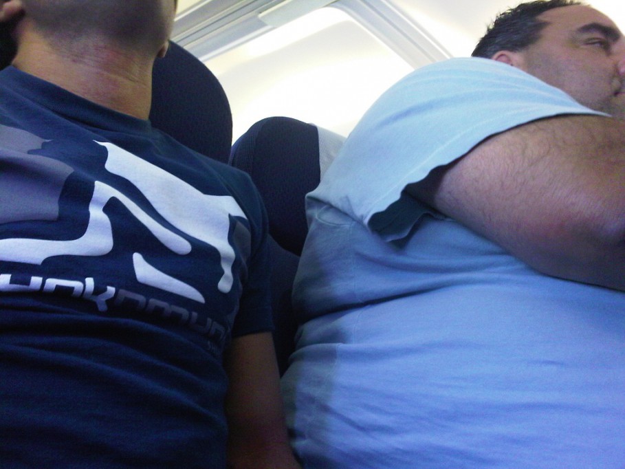 Demandan a aerolínea por culpa del "gordo" Demandan a aerolínea por culpa del "gordo"
