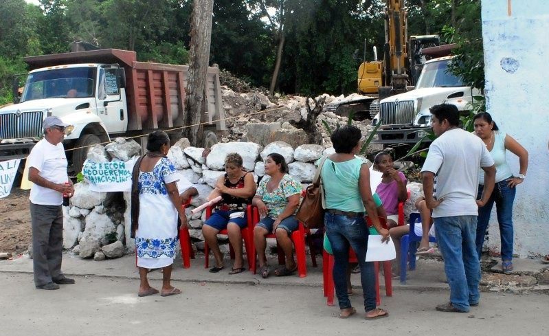 Protestan por gasolinera en Tecoh Protestan por gasolinera en Tecoh