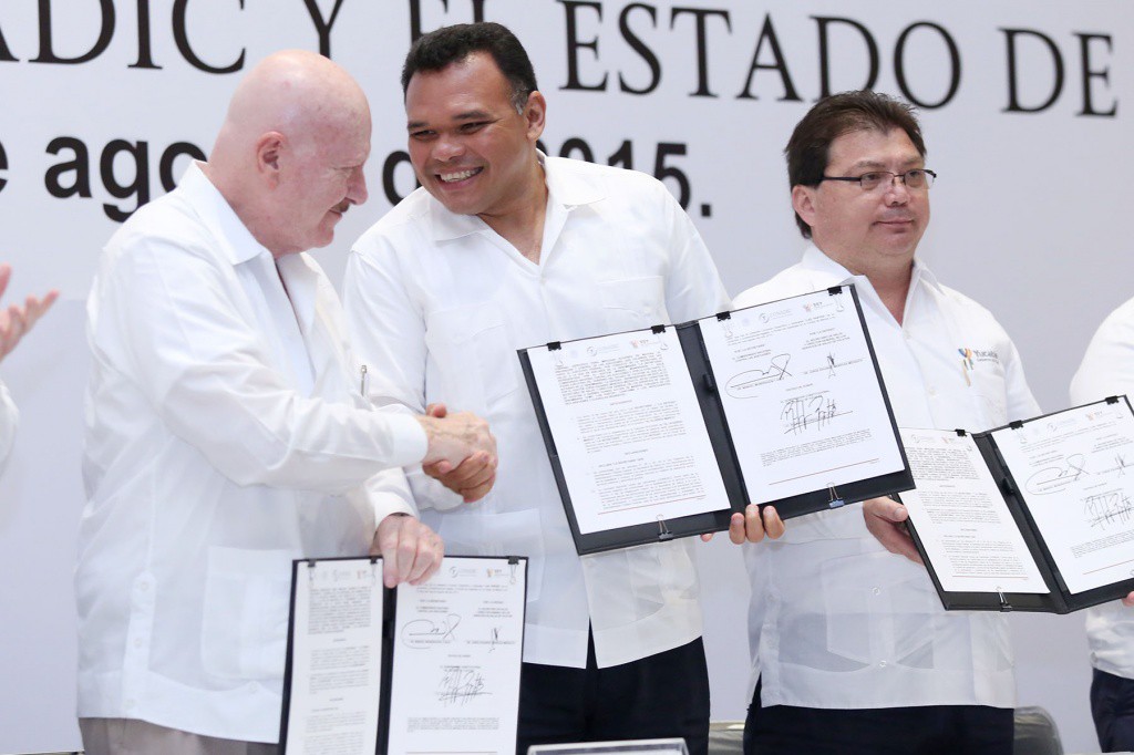 Firman convenio contra las adicciones