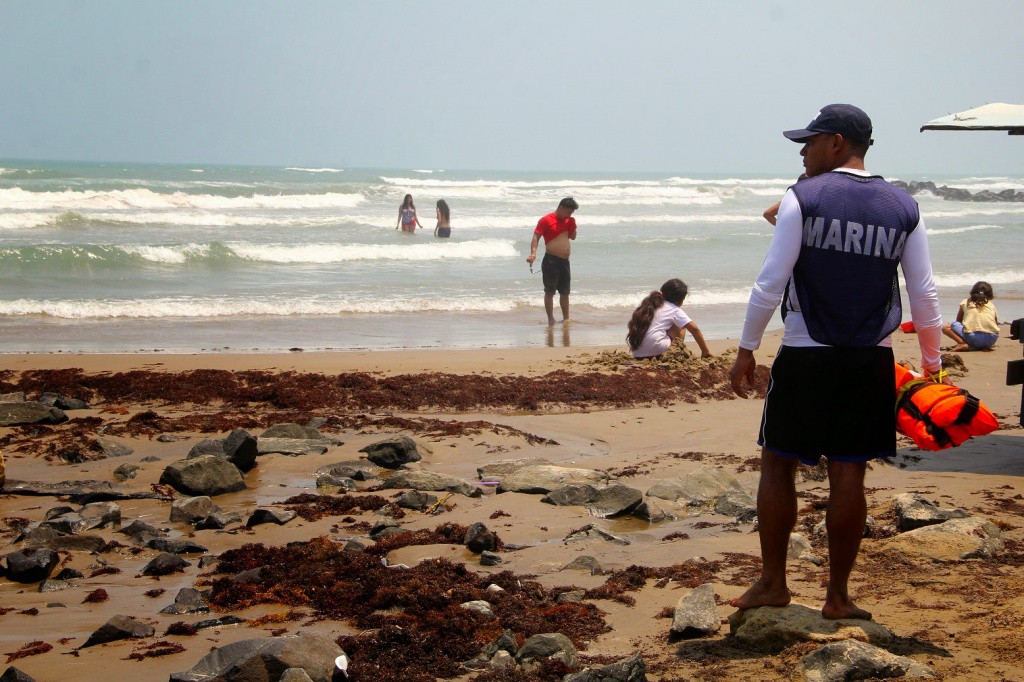 Refuerzan vigilancia en playas yucatecas Refuerzan vigilancia en playas yucatecas