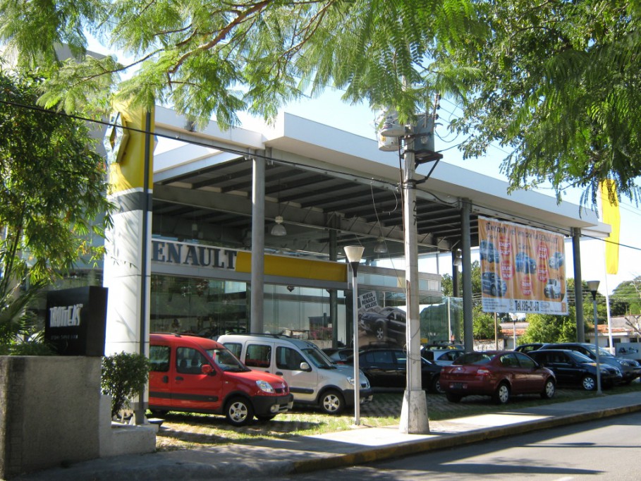 Renault tira la casa por la ventana Renault tira la casa por la ventana
