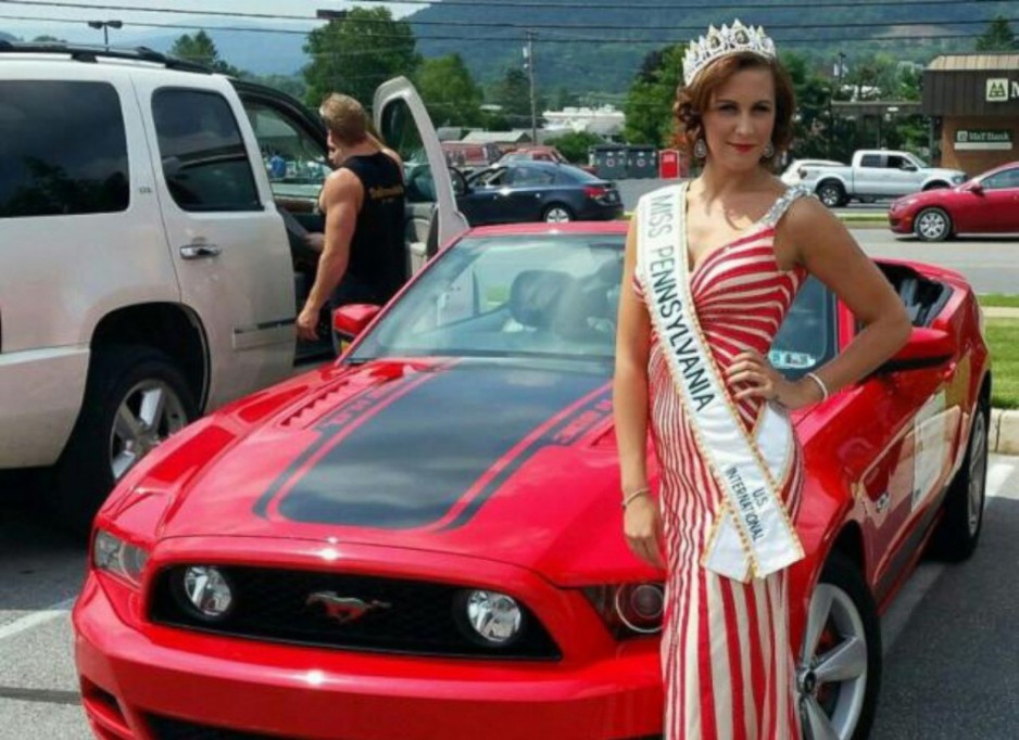 "Miss" estafa a sus admiradores "Miss" estafa a sus admiradores