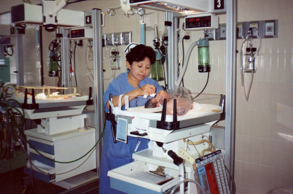 Construyen área de cuidados intensivos neonatal Construyen área de cuidados intensivos neonatal