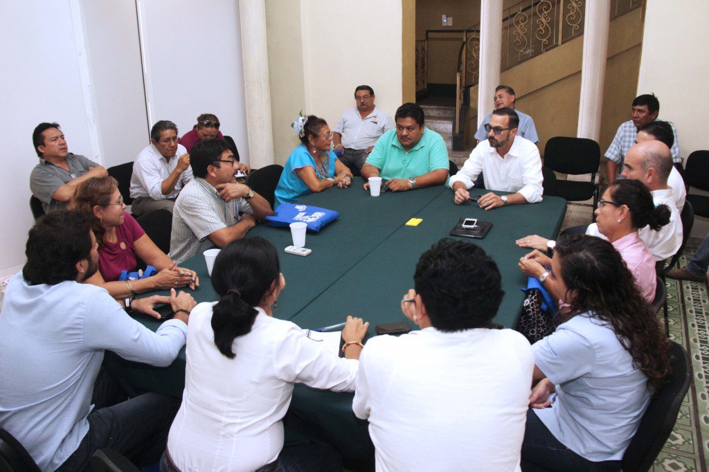 Quejas por el reparto de locales en el mercado Quejas por el reparto de locales en el mercado