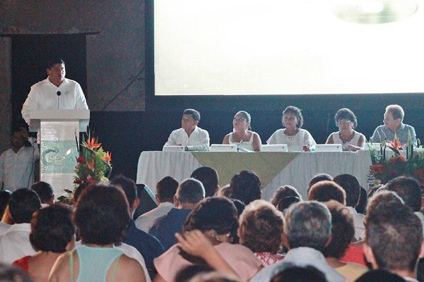 Rinden tercer informe del Ayuntamiento de Tizimín 2012-2015 Rinden tercer informe del Ayuntamiento de Tizimín 2012-2015