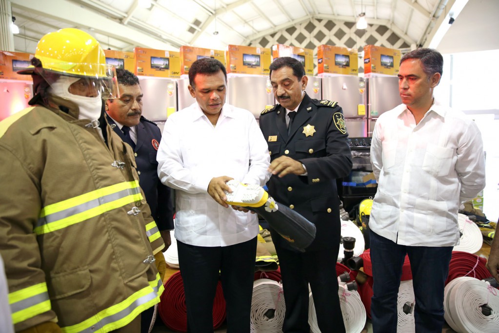 Celebran a los bomberos en su día este 22 de agosto. Celebran a los bomberos en su día este 22 de agosto.