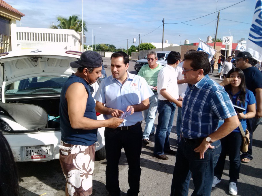 El diputado Mauricio Vila presenta su propuesta para crear el Instituto de Capacitación para Operadores del Transporte El diputado Mauricio Vila presenta su propuesta para crear el Instituto de Capacitación para Operadores del Transporte