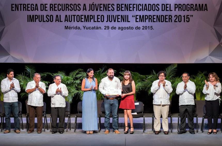 Promueven autoempleo juvenil