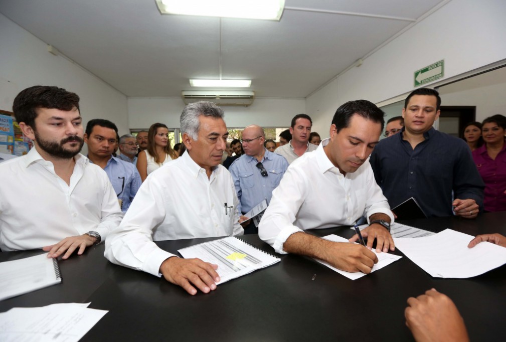 Alcalde presenta su declaración patrimonial Alcalde presenta su declaración patrimonial