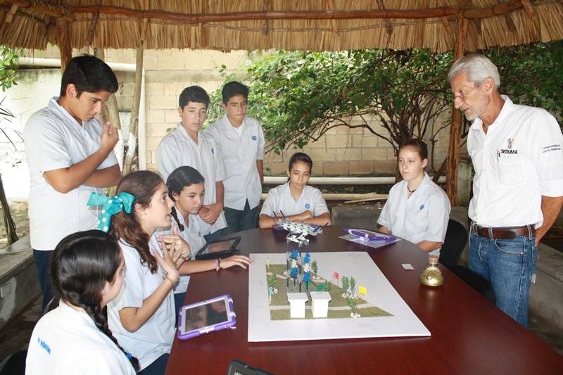Capacitan a estudiantes en Educación Ambiental Capacitan a estudiantes en Educación Ambiental