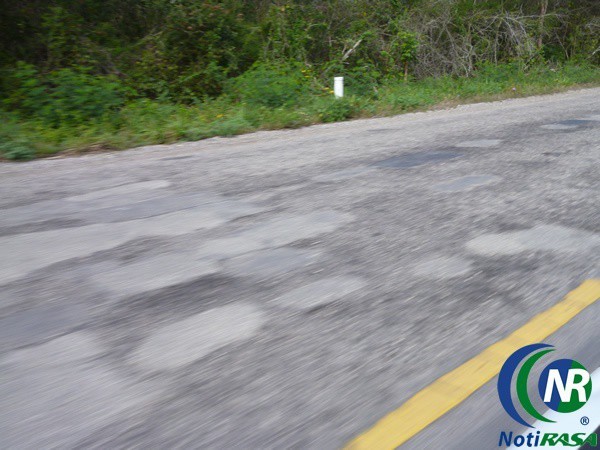 Parches en carretera Valladolid-Tizimín son en vano Parches en carretera Valladolid-Tizimín son en vano