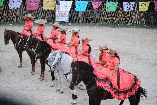 Sigue la fiesta en la Feria de Sucilá 2015 Sigue la fiesta en la Feria de Sucilá 2015