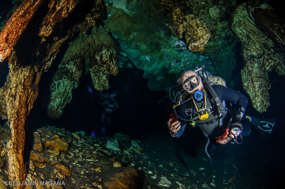 Realizan saneamiento del Cenote Chihuo-Hol Realizan saneamiento del Cenote Chihuo-Hol