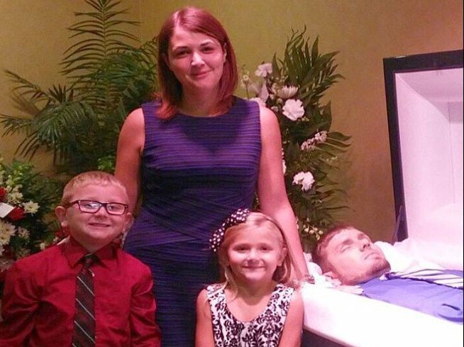 Publica foto con su esposo muerto Publica foto con su esposo muerto