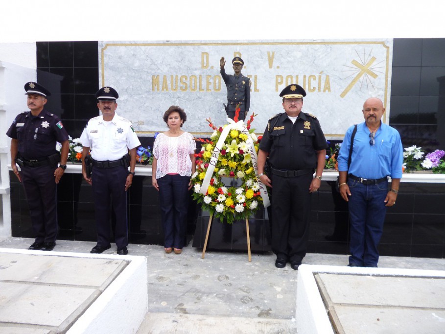 TIZIMIN: Policías ya tienen mausoleo con monumento en su honor.\r\n\r\n TIZIMIN: Policías ya tienen mausoleo con monumento en su honor.\r\n\r\n