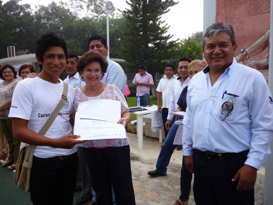 TIZIMIN: Arranca nuevo curso escolar en 72 escuelas de nivel básico y medio superior. \r\n\r\n TIZIMIN: Arranca nuevo curso escolar en 72 escuelas de nivel básico y medio superior. \r\n\r\n