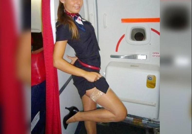 Despiden a azafata por tener sexo en un vuelo Despiden a azafata por tener sexo en un vuelo