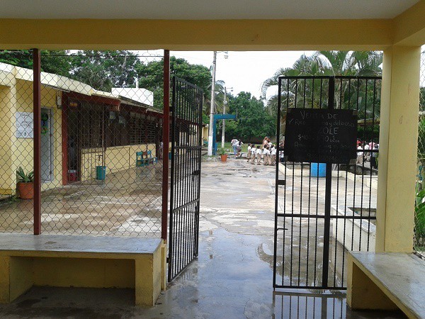 Aclaran queja de mamá que acusa a maestra de incumplir con su horario de trabajo, en Tizimín Aclaran queja de mamá que acusa a maestra de incumplir con su horario de trabajo, en Tizimín
