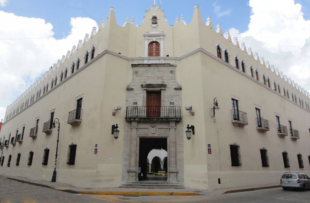 Anuncian becas para estudiantes de la UADY Anuncian becas para estudiantes de la UADY