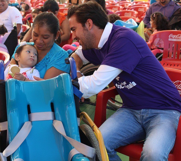 Pablo Gamboa Miner ofrece el espectáculo musical “La Extraña Navidad de Chepita Kakatua” para niños del CRIT Pablo Gamboa Miner ofrece el espectáculo musical “La Extraña Navidad de Chepita Kakatua” para niños del CRIT