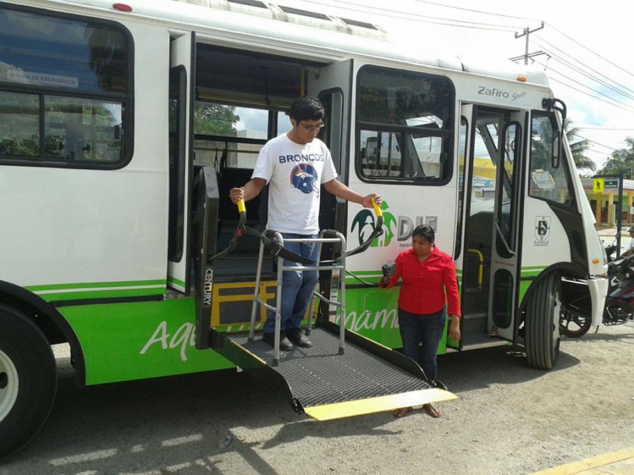 DIF Tizimín recibe autobús adaptado DIF Tizimín recibe autobús adaptado