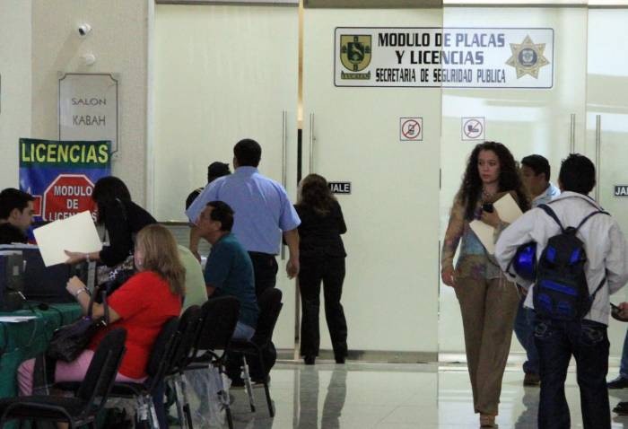 Anuncian 50% de descuento en multas y tenencias Anuncian 50% de descuento en multas y tenencias
