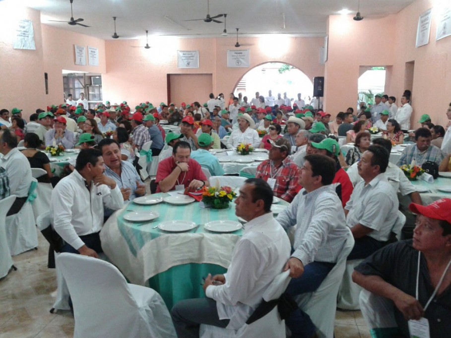 Productores del oriente participan en foro ganadero Productores del oriente participan en foro ganadero
