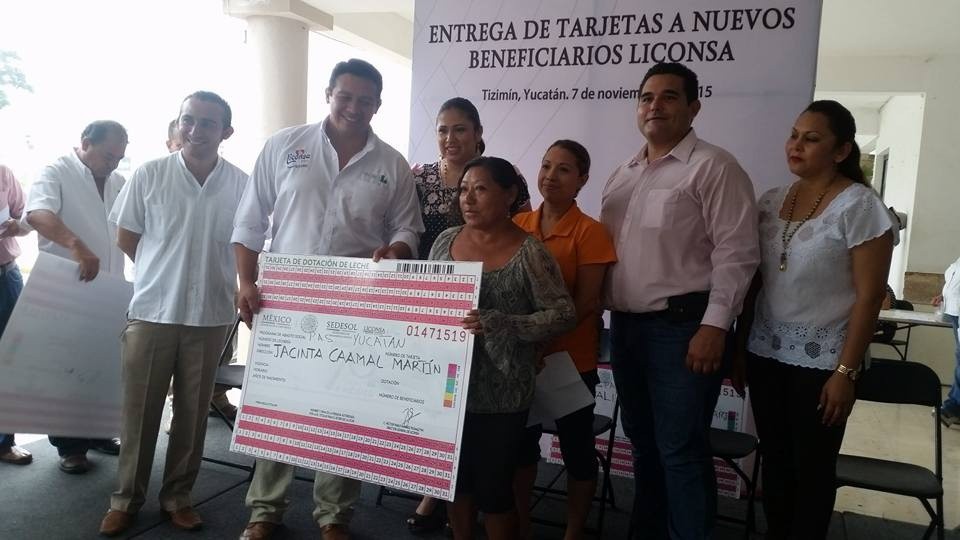 200 tizimileños reciben tarjetas de leche LICONSA 200 tizimileños reciben tarjetas de leche LICONSA