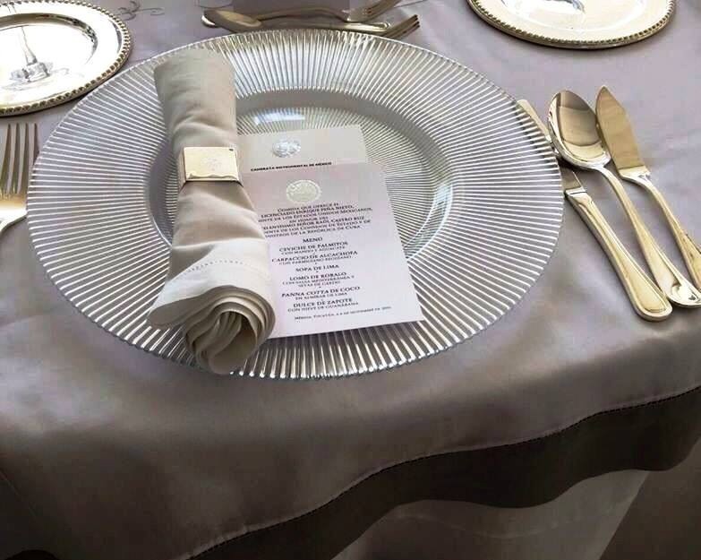 “Comió y se quedó” “Comió y se quedó”