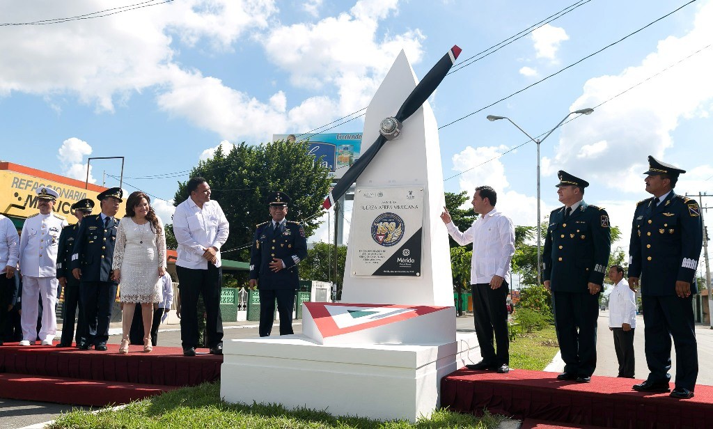 Nombran avenida “Fuerza Aérea Mexicana” Nombran avenida “Fuerza Aérea Mexicana”