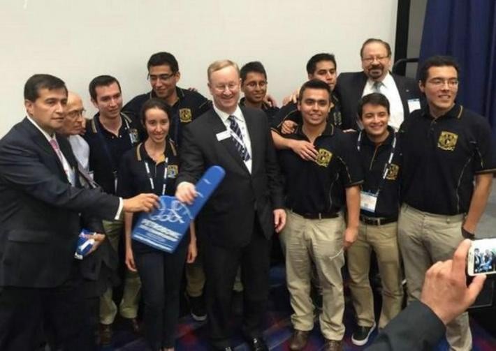 Alumnos de UNAM ganan el Petrobowl 2015 Alumnos de UNAM ganan el Petrobowl 2015