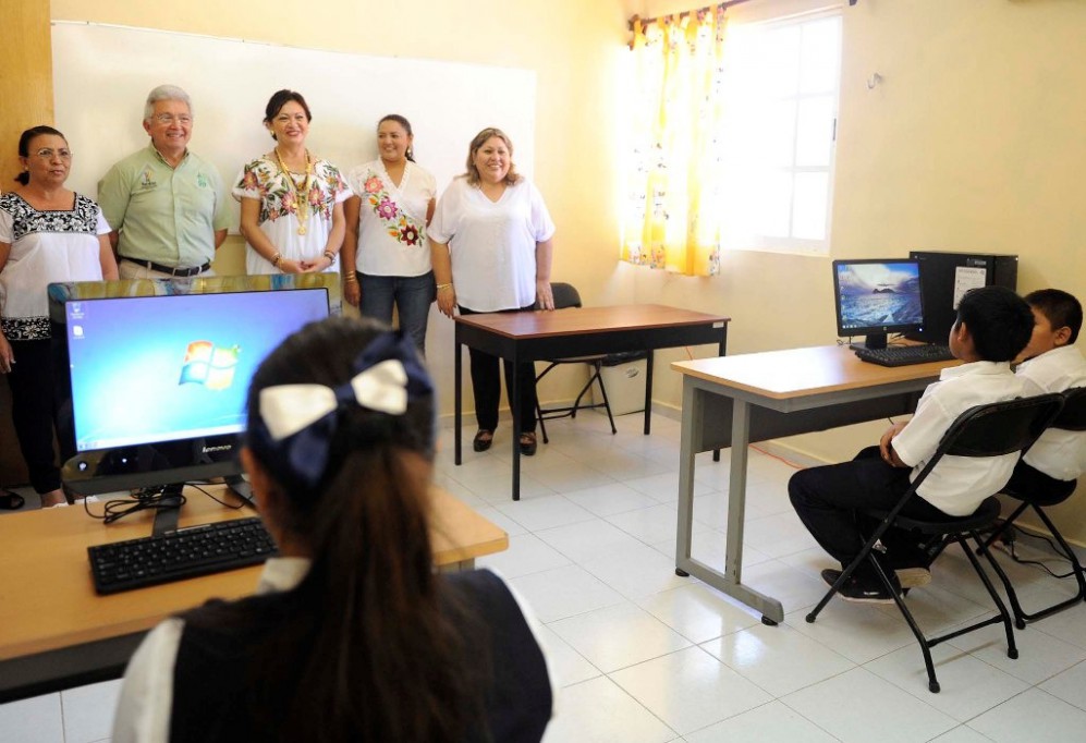 Inauguran Centro Comunitario en Cenotillo Inauguran Centro Comunitario en Cenotillo