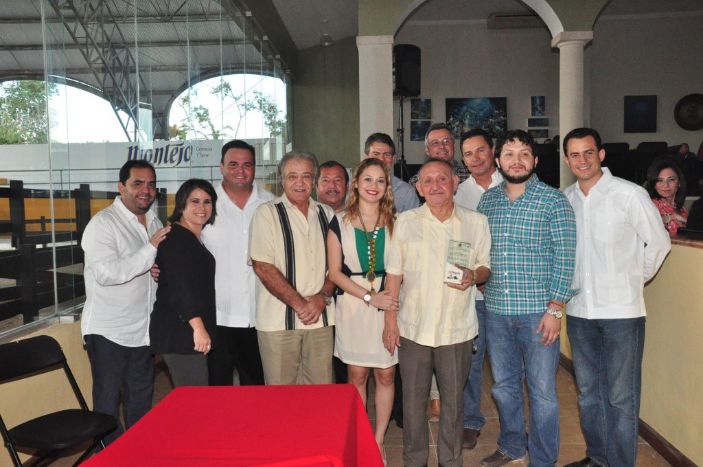 Celebran Día del Restaurantero en Xmatkuil Celebran Día del Restaurantero en Xmatkuil
