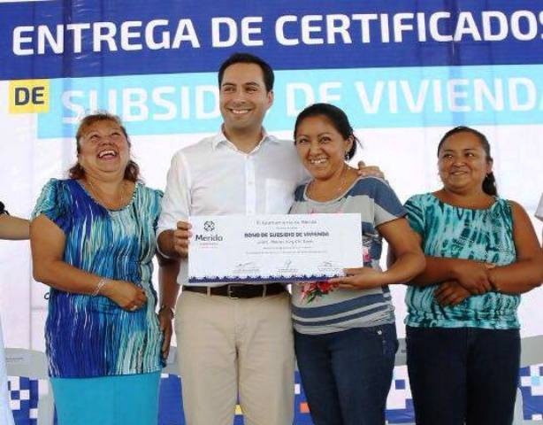 Entrega Ayuntamiento 758 apoyos de vivienda Entrega Ayuntamiento 758 apoyos de vivienda